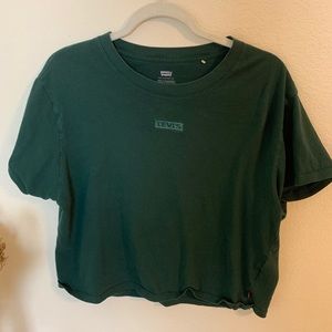 Levi’s cropped tee